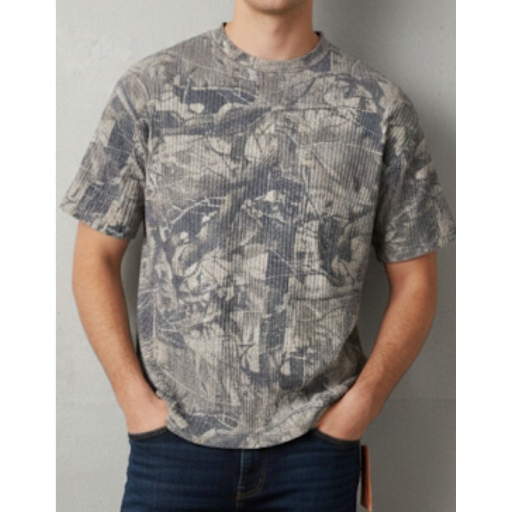 Negative Space Camo‎ Crew Tshirt Men's Size Medium Multicolor